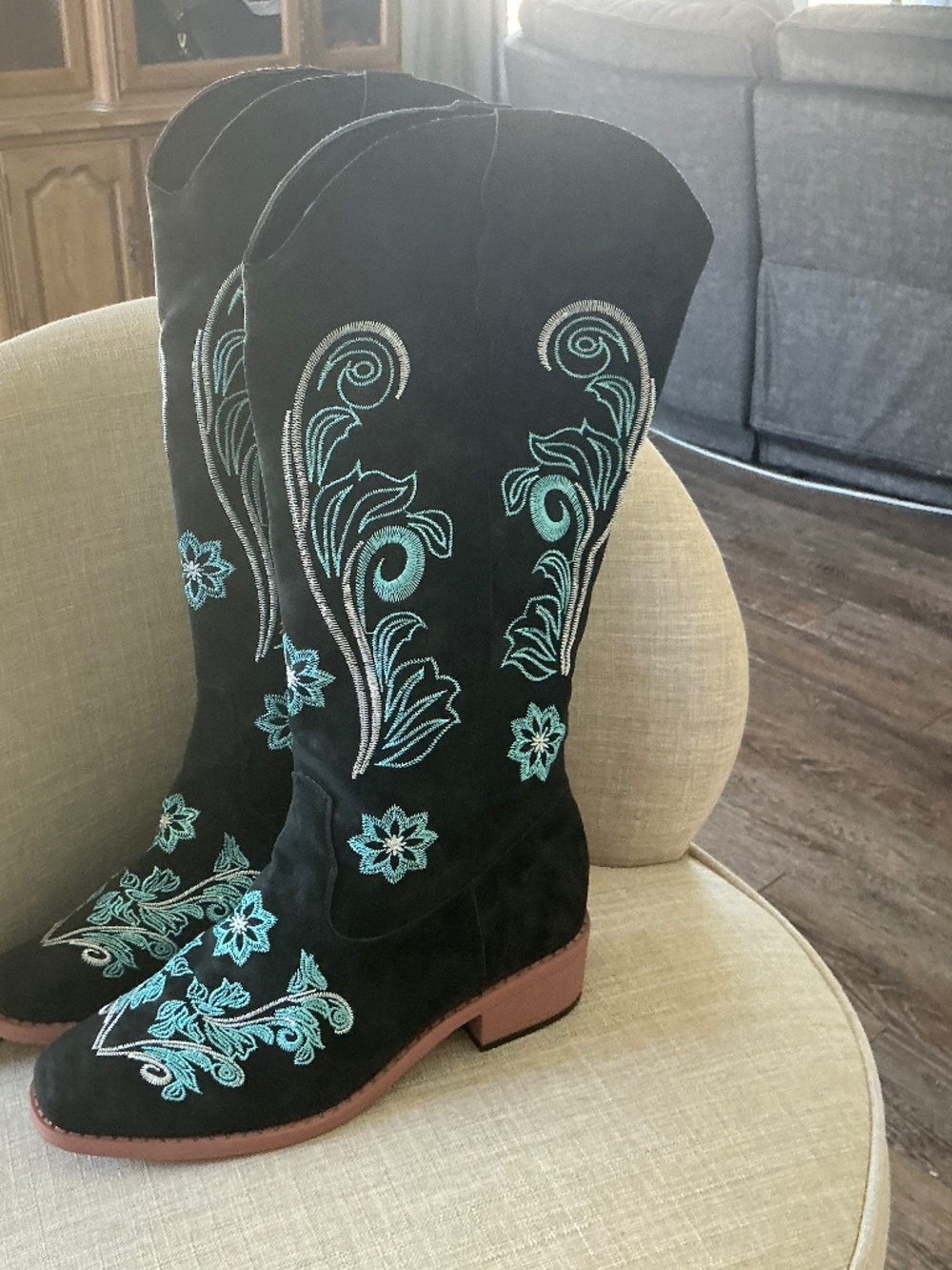 Cowgirl Boots Women Knee High Vintage Cowboy Boots with Floral Embroidered